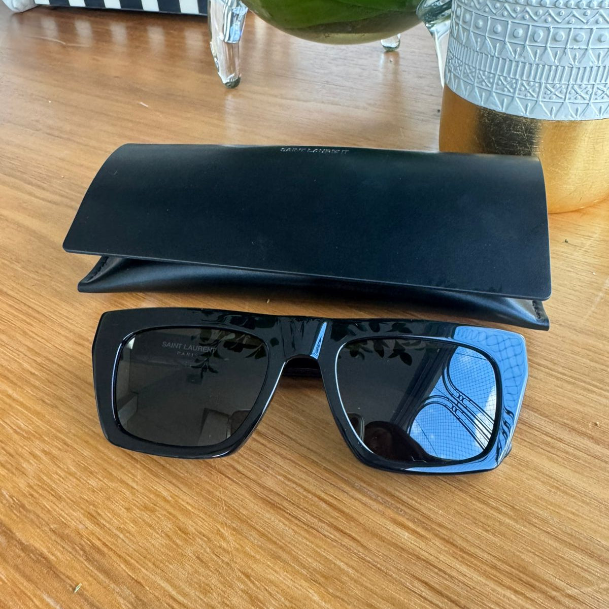 Óculos Saint Laurent Preto Logo Dourado
