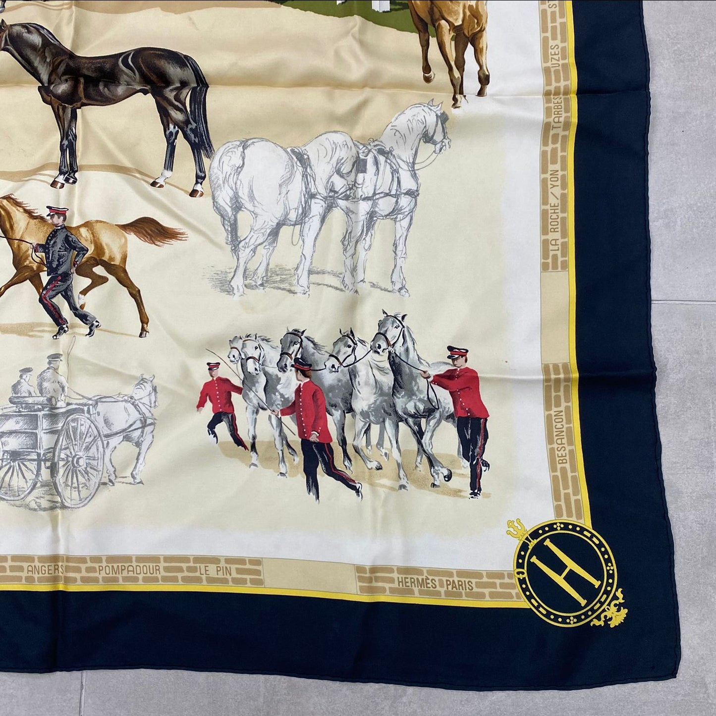 Lenço Hermès Preto Estampa Haras