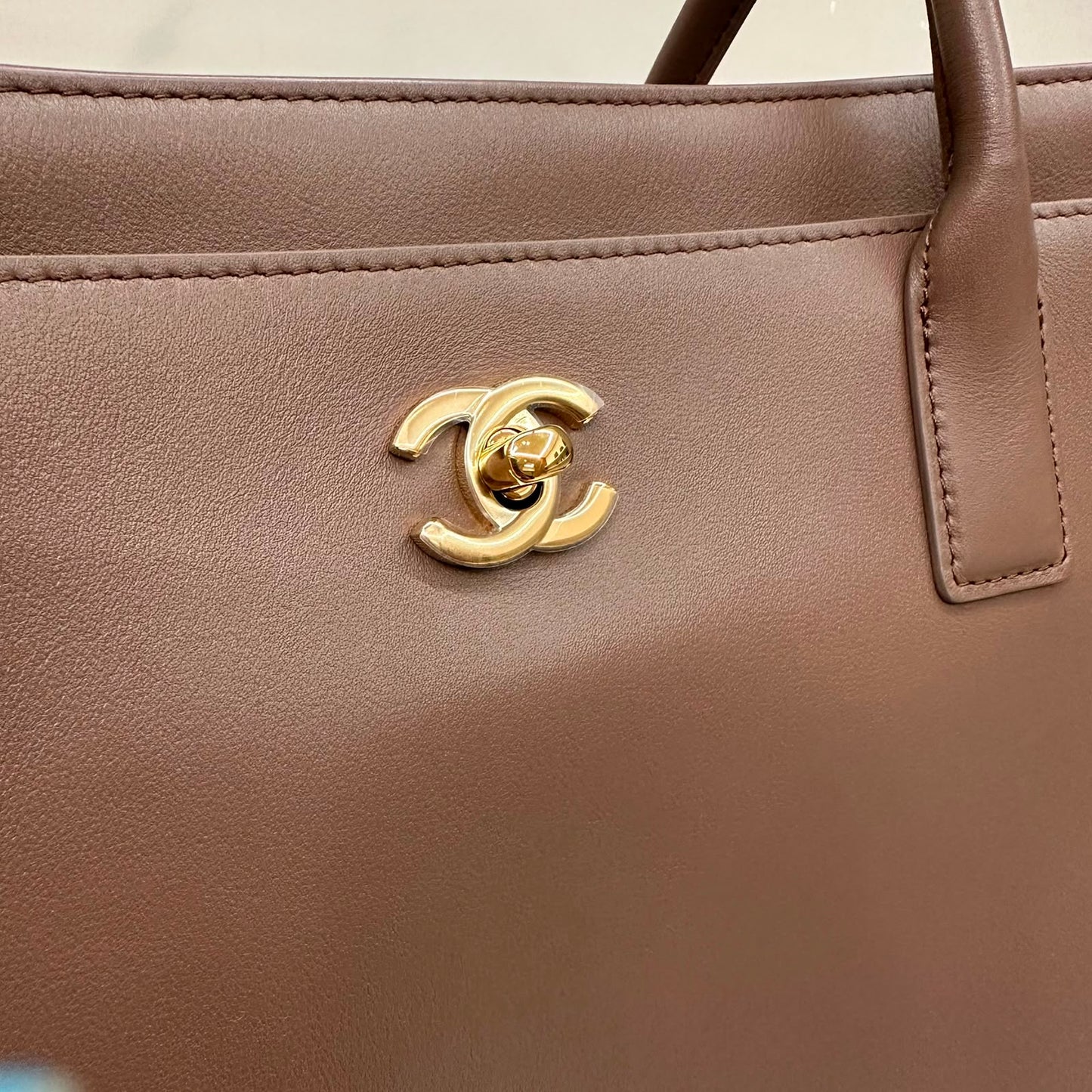Bolsa Chanel Archetype Shopping Tote Marrom Claro