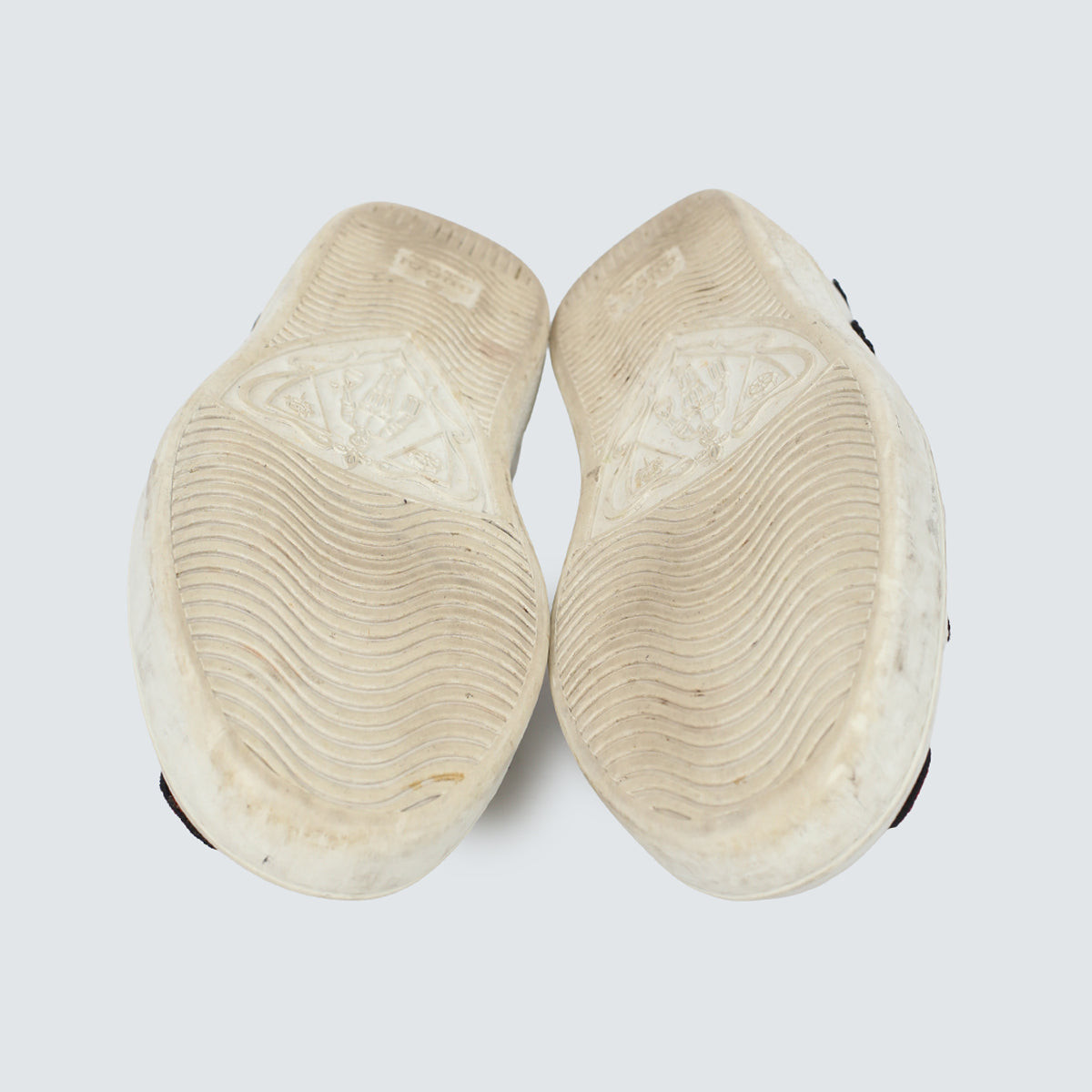 Tênis Gucci Com Bordados Tam. 35