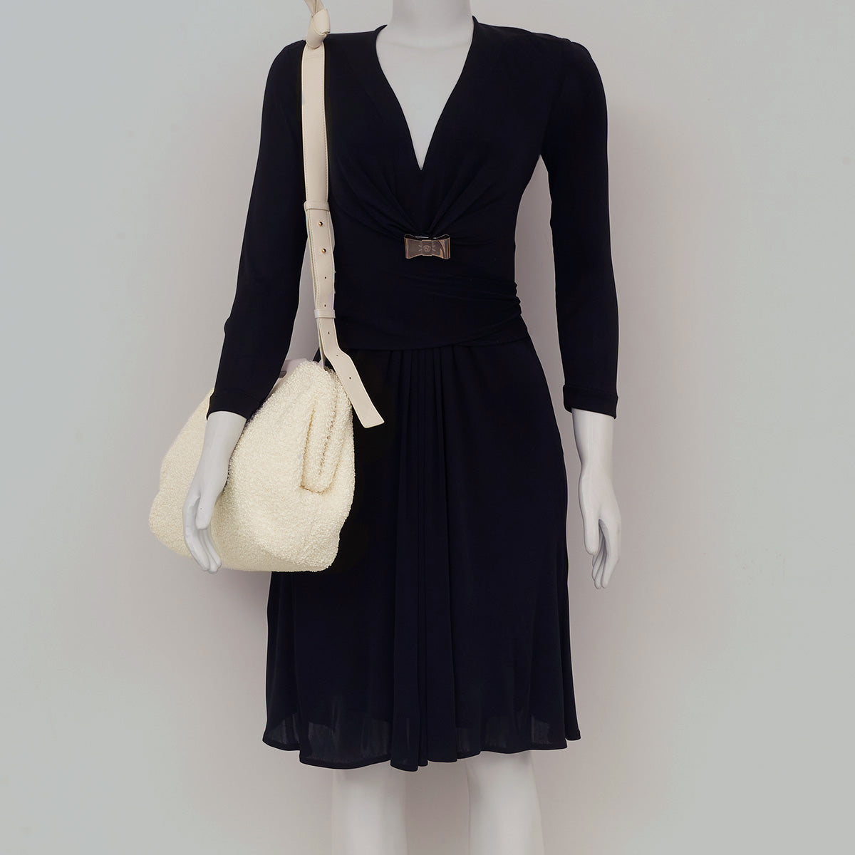 Bolsa Bottega Veneta Pouch Atoalhada com Alça