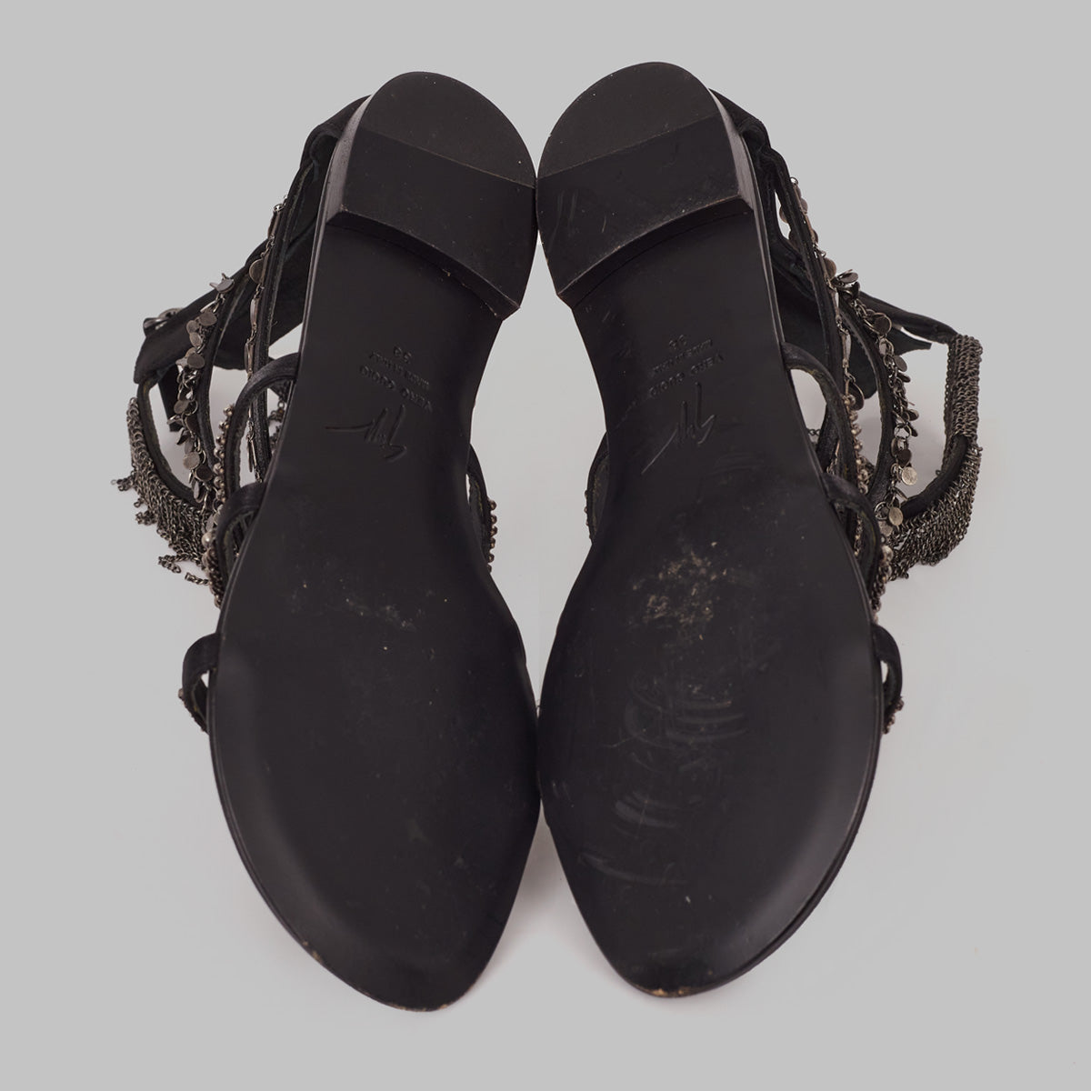 Sandália Gladiadora Giuseppe Zanotti Preta com Metais TAM. 36 BR