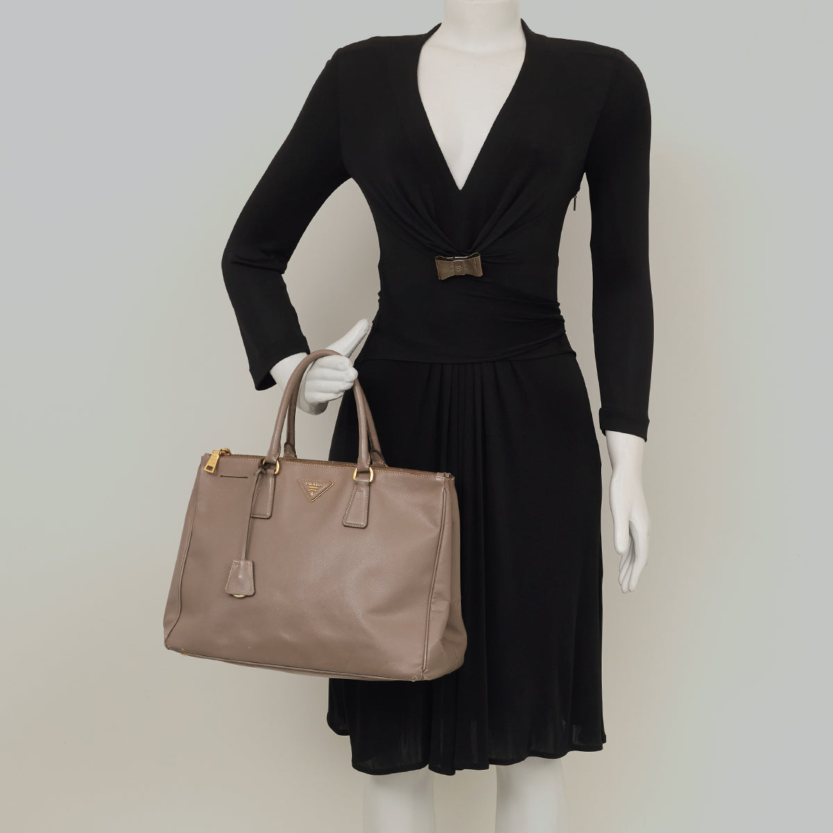 Bolsa Prada Galleria Cinza