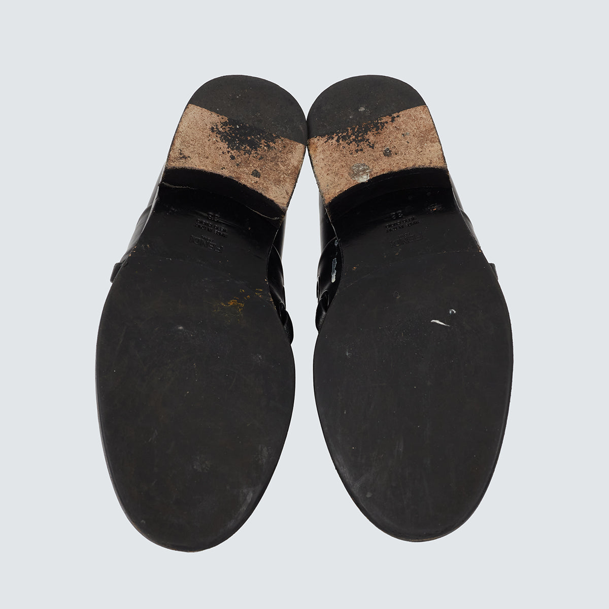 Bota Fendi Preta Tam. 36