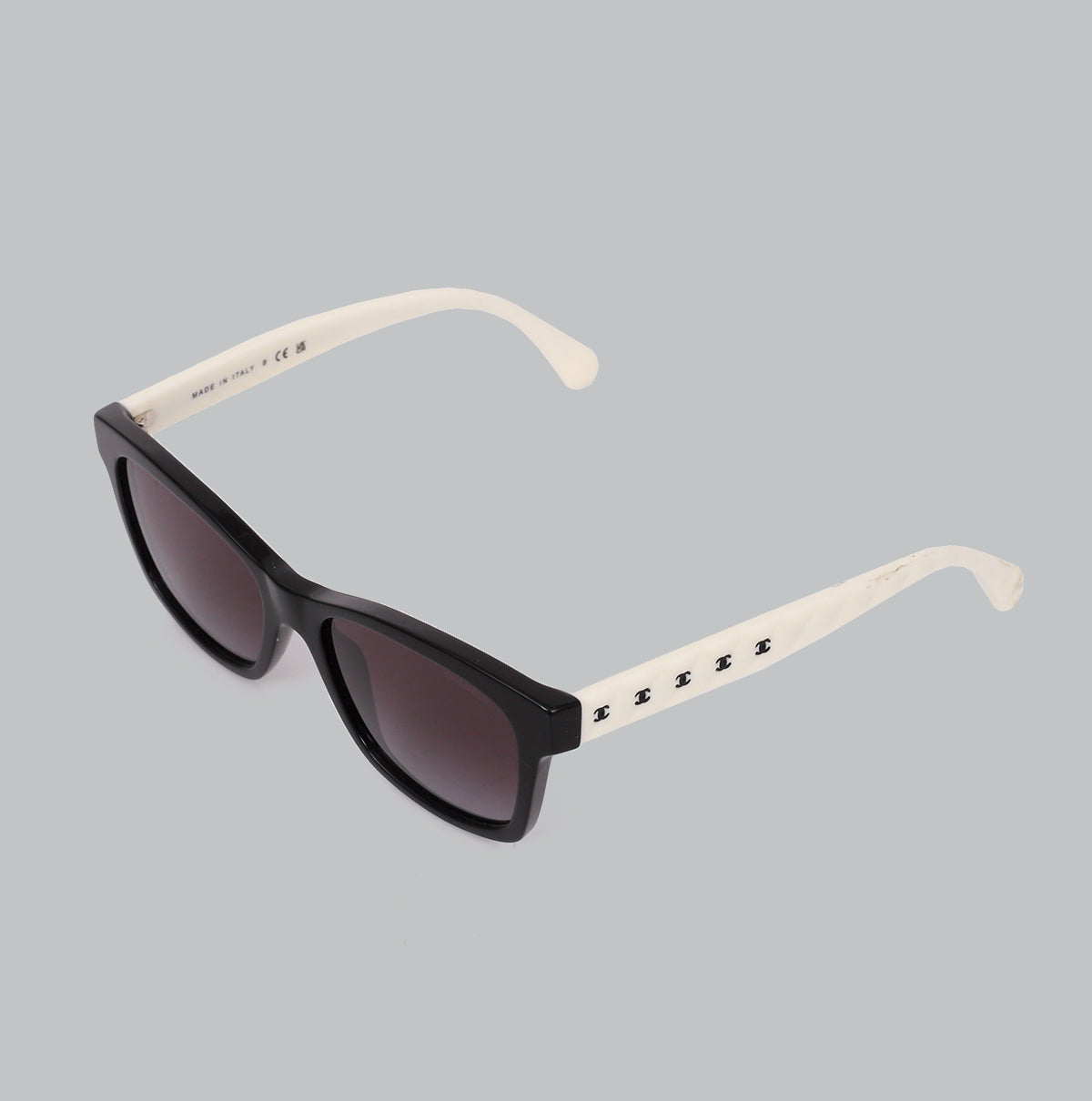 Óculos Chanel Preto e Branco