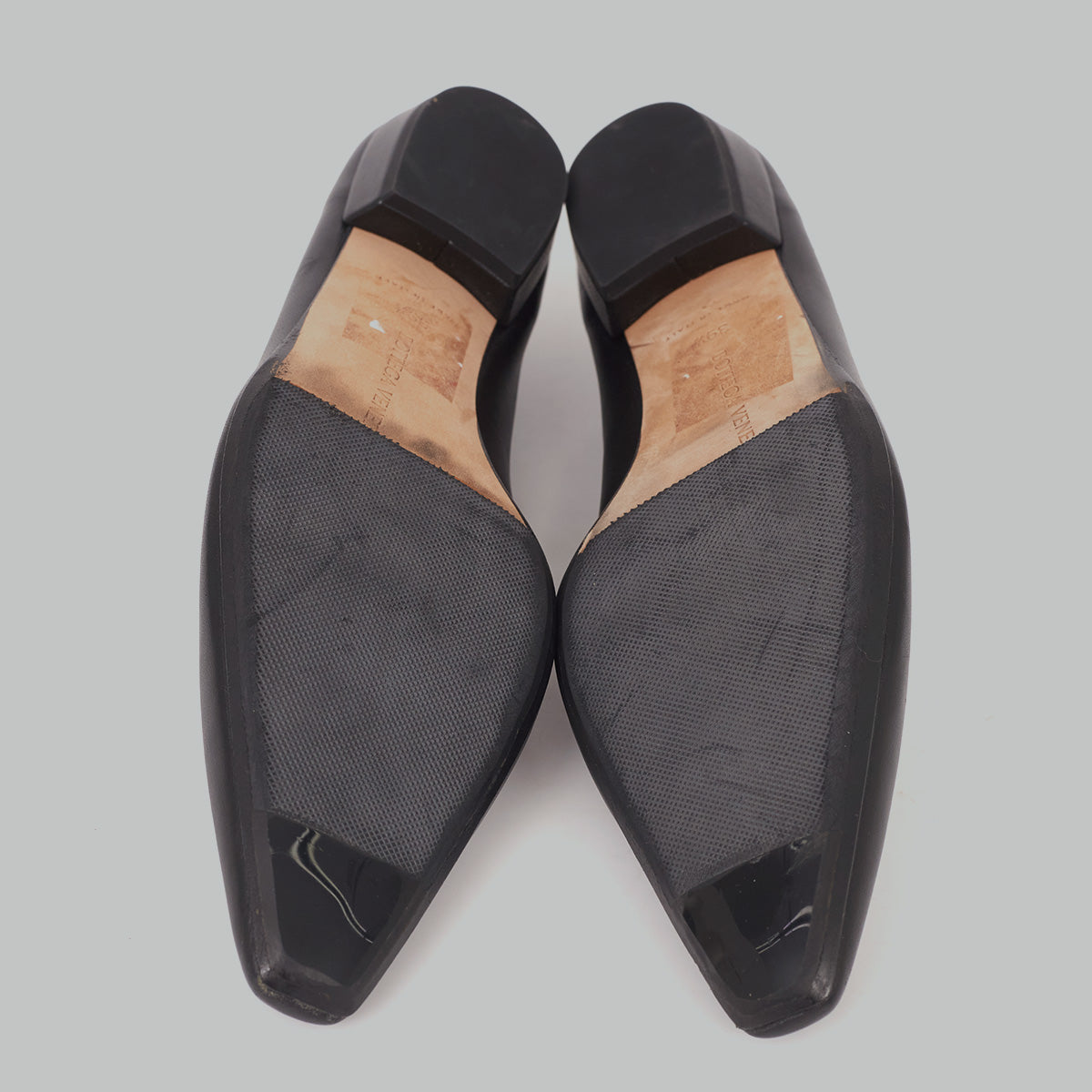 Sapato Bottega Veneta Almond Ballerina Leather Flats Preto TAM. 37,5 BR