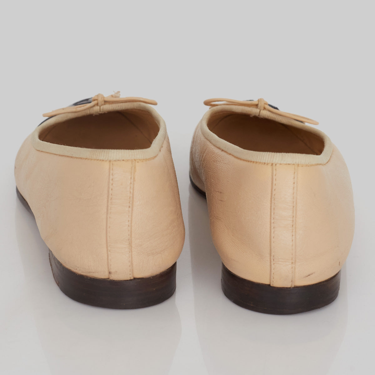 Sapatilha Chanel Bicolor Tam. 37,5 Br