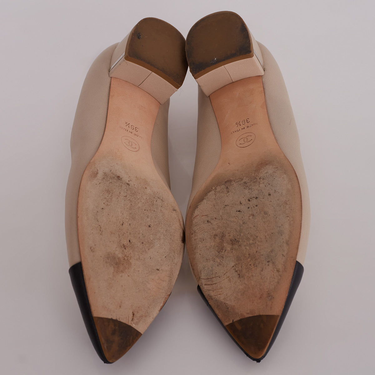 Sapato Chanel Classic Bicolor Tam. 37,5 Br