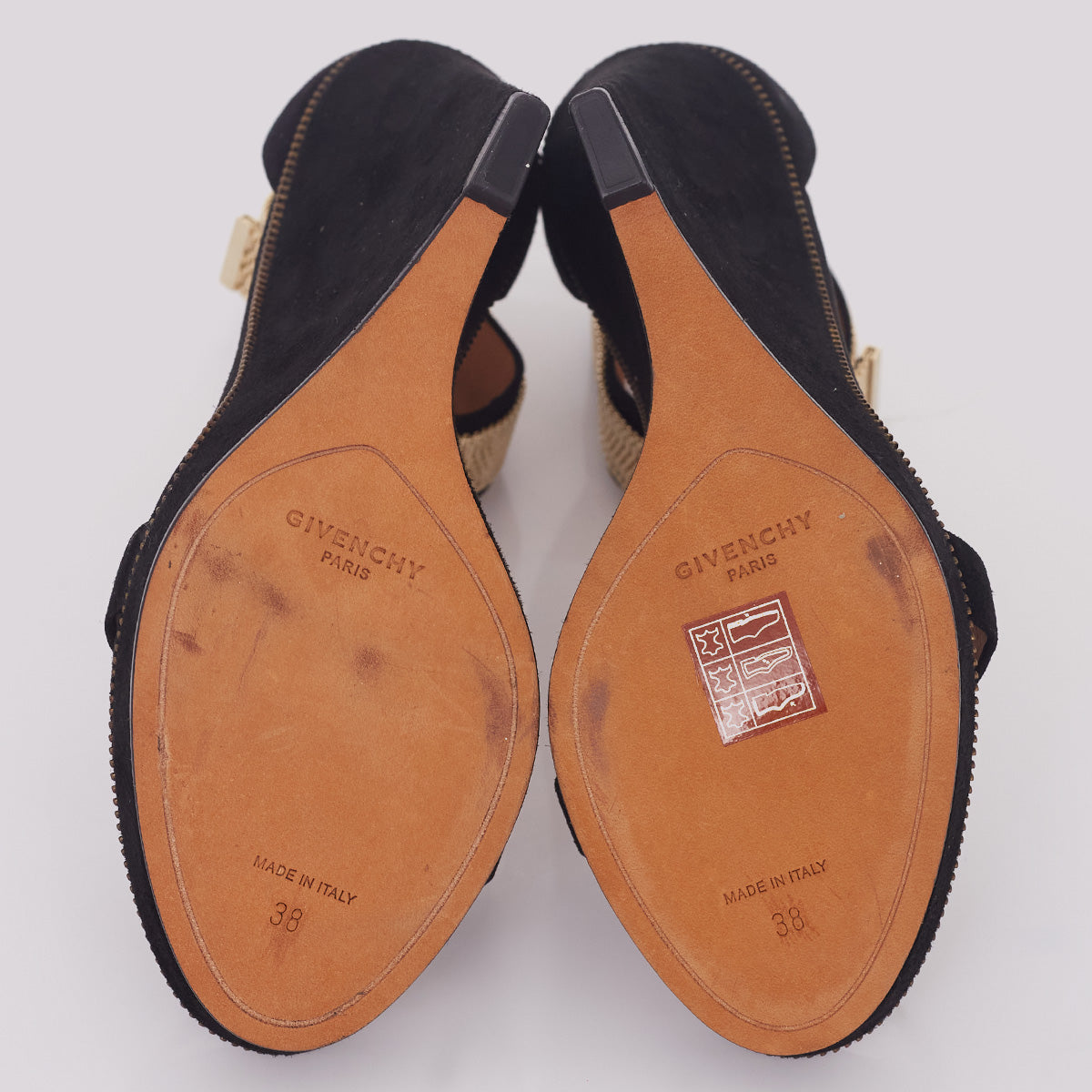 Sandália Givenchy Preta com Dourado Tam. 36 BR