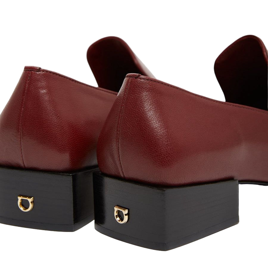 Sapato Ferragamo vinho Tam. 40 BR