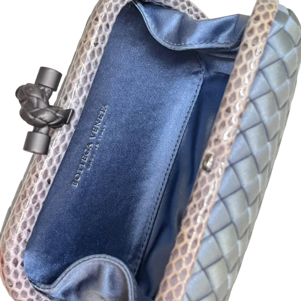 Cluch Bottega Veneta Azul