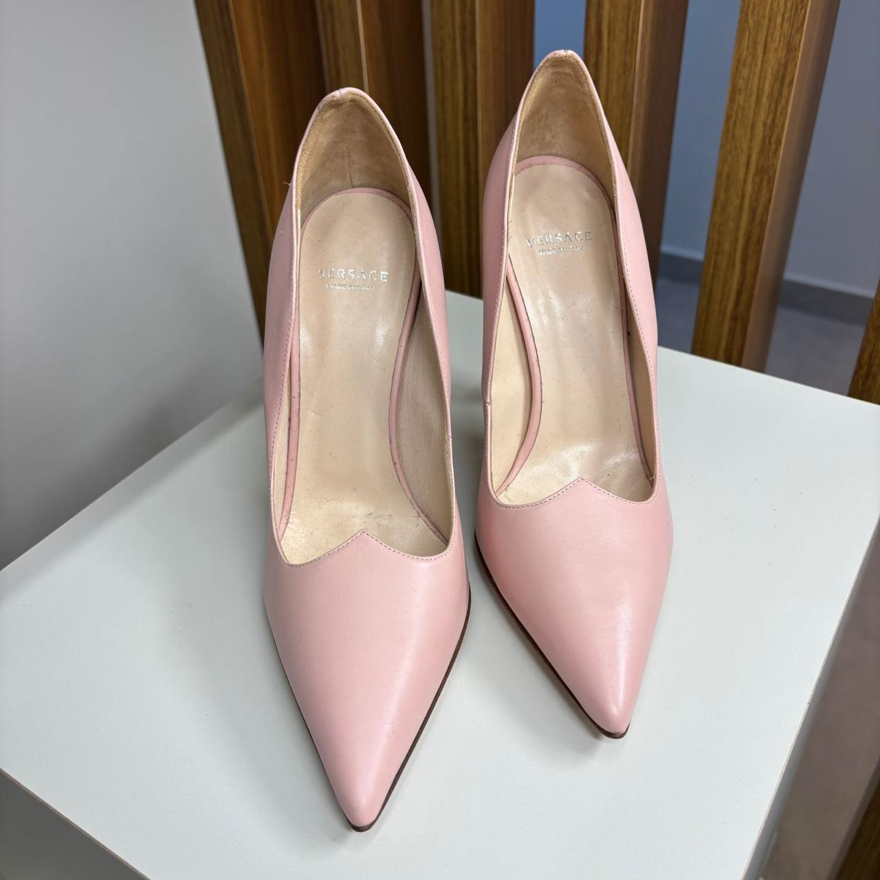 Scarpin Versace rosa TAM. 34 BR