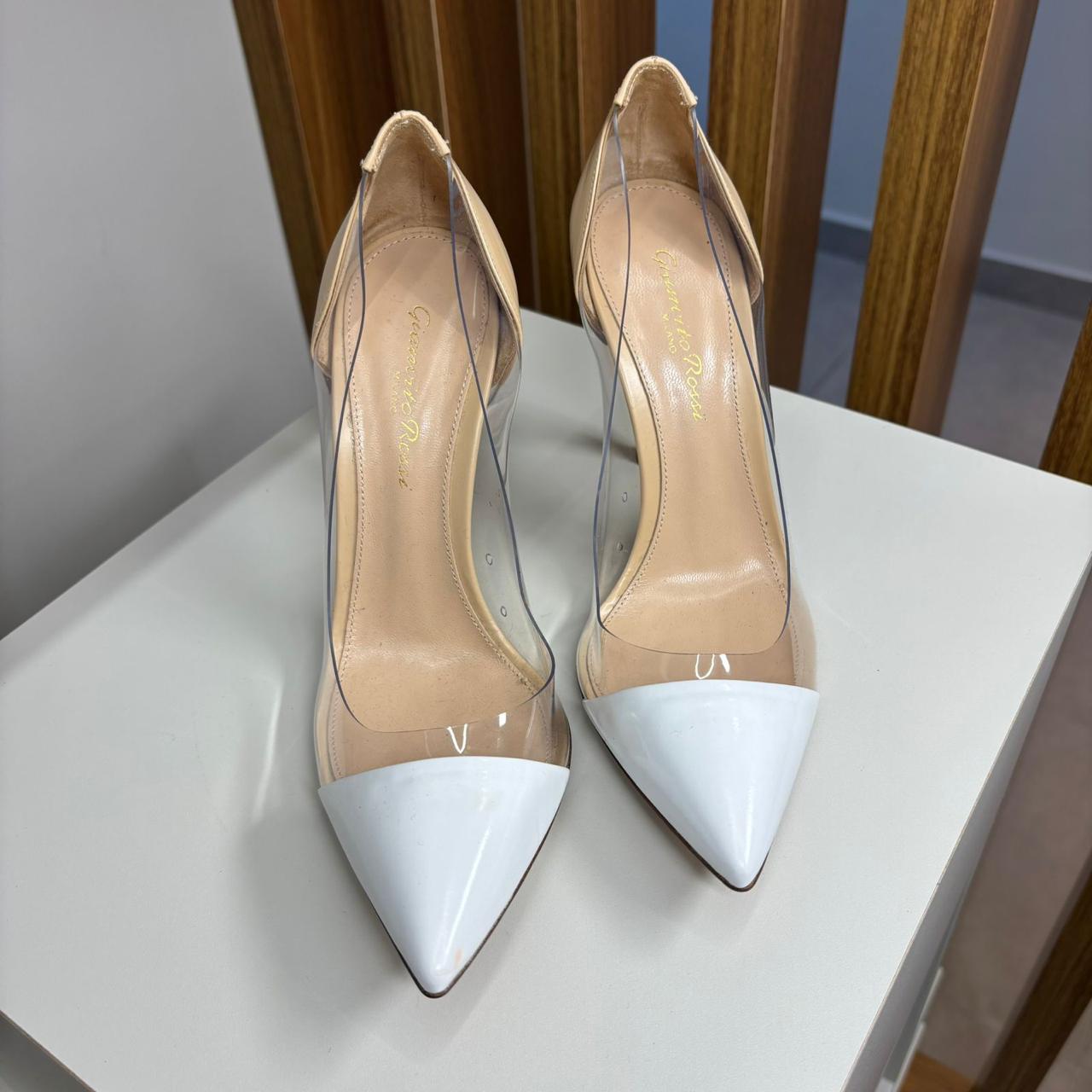 Scarpin Gianvito Rossi Nude com branco TAM. 34 BR