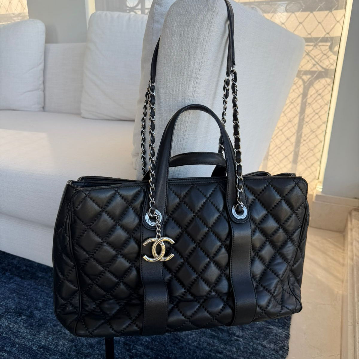 Bolsas . Bolsa Chanel CC Quilted Large Tote Preta