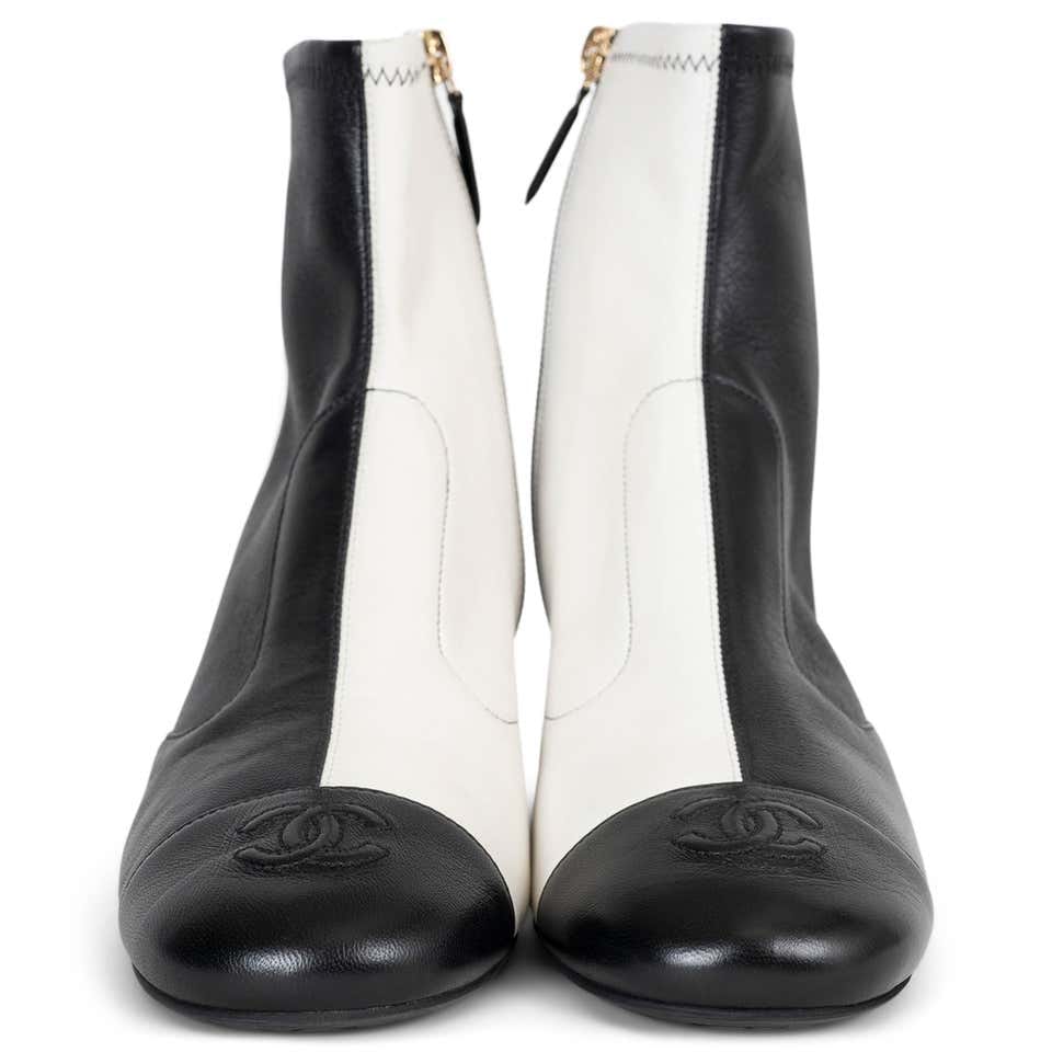 Bota Chanel Preta e Branca Tam 38,5 BR