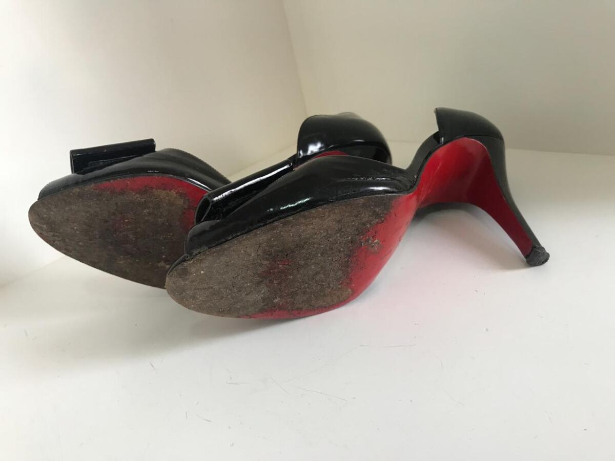Sandália Louboutin, sola 37,5