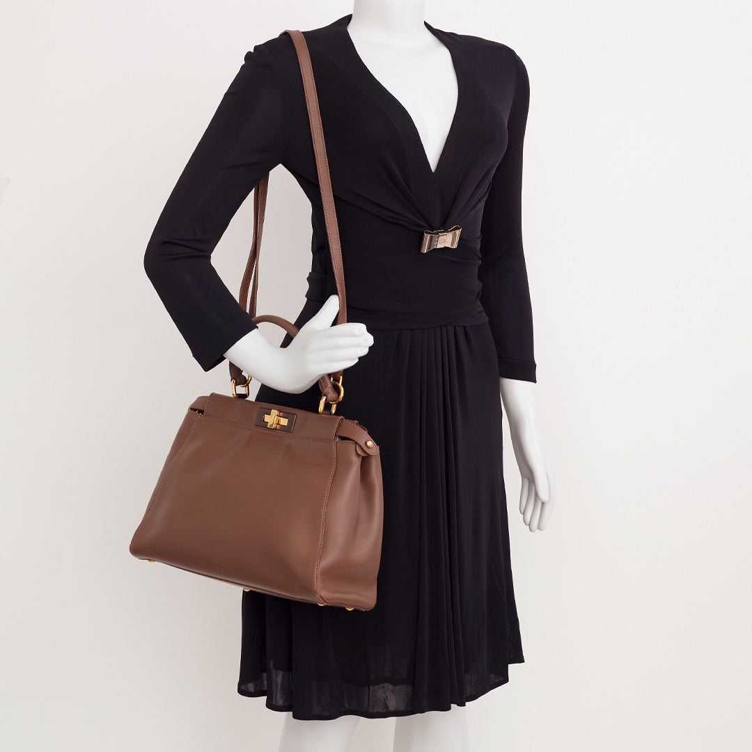 Bolsa Fendi Peekaboo Média Bege