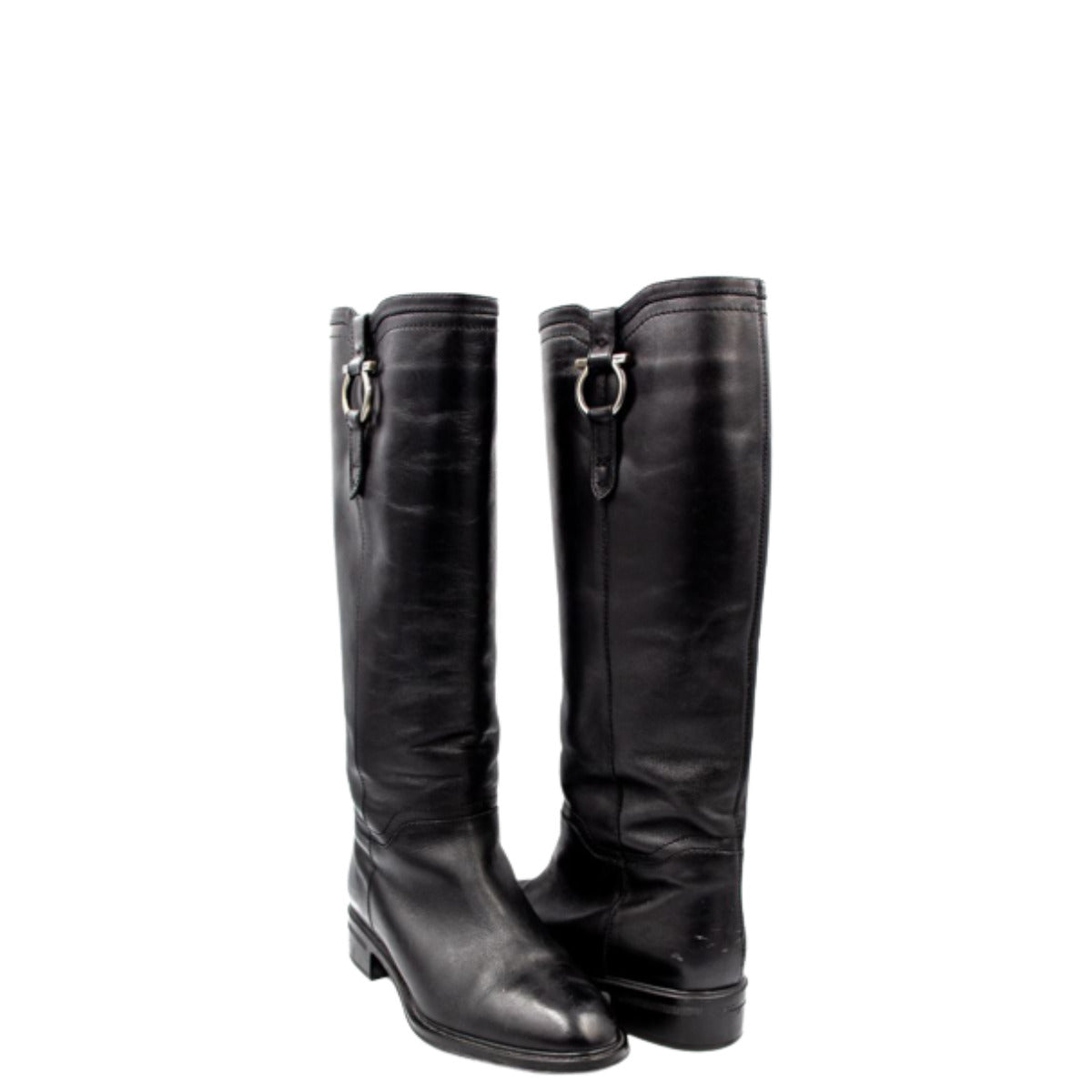 Bota Salvatore Ferragamo Preta c/ Cano Longo e Ferragem Prata Tam. 38 Br