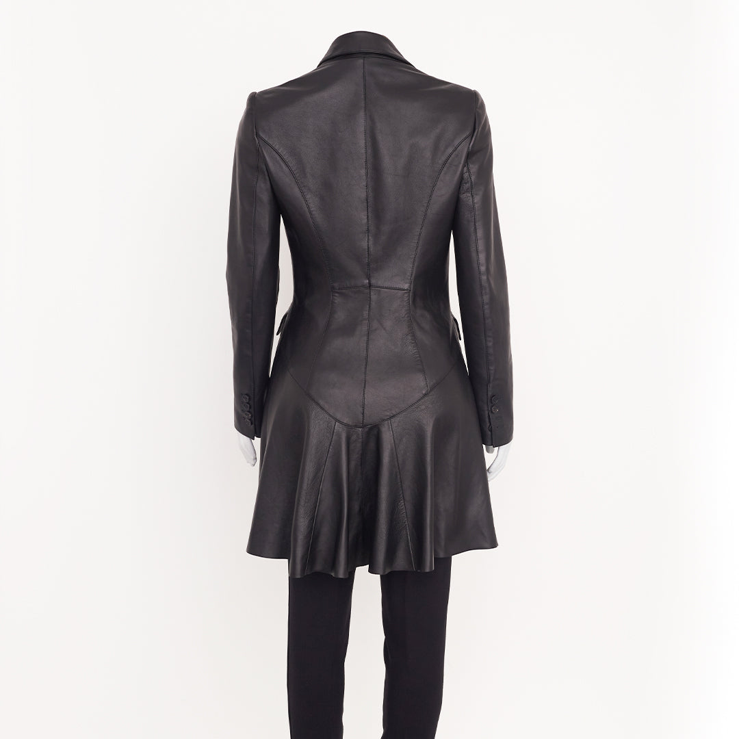 Trench Coat Alexander McQueen em Couro Preto c/ Gola Marrom Tam. 38 It