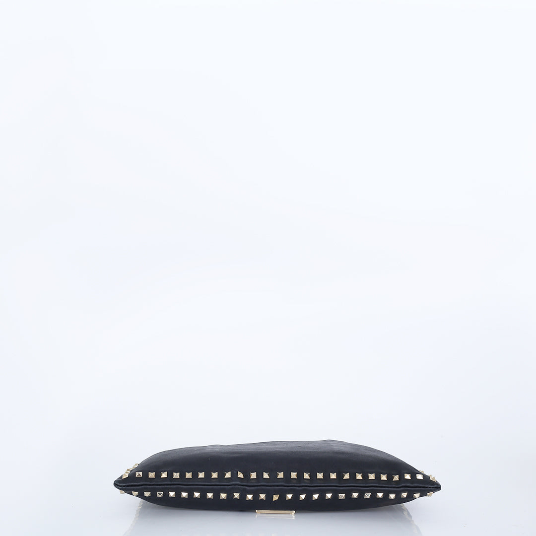 Clutch Valentino Preta c/ Studs Dourados Grande