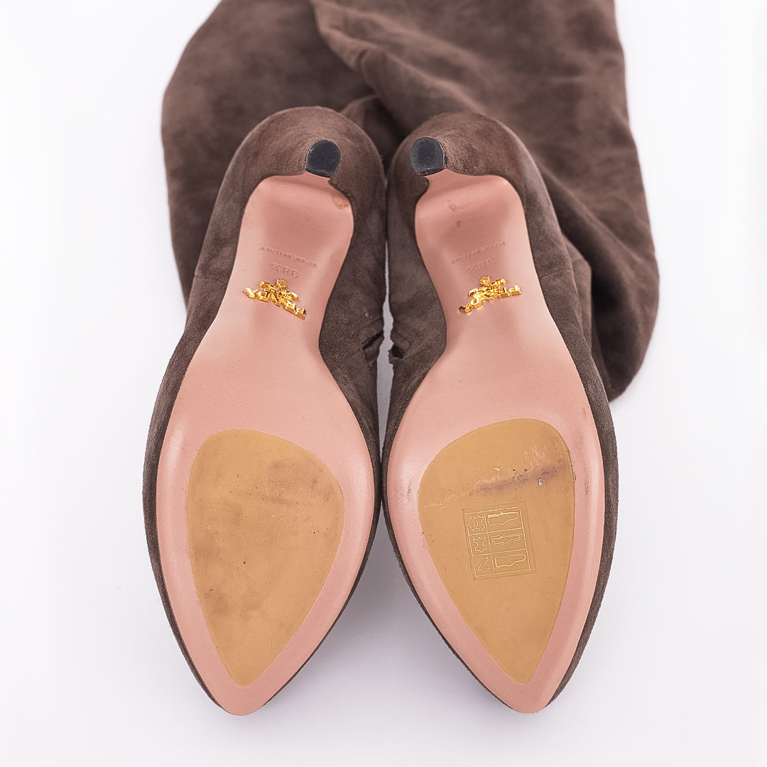 Bota Prada Cano Alto Marrom Claro de Camurça Tam. 36 Br