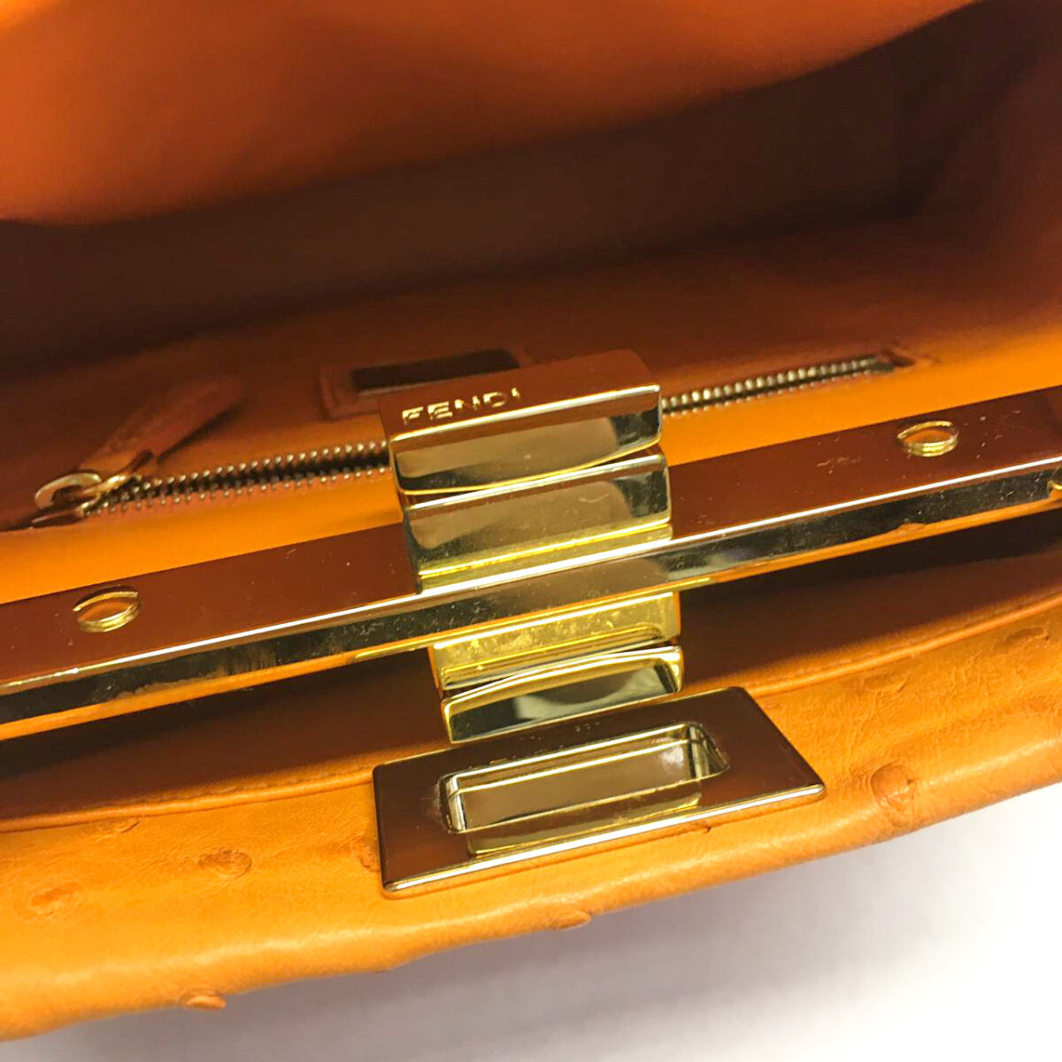 Bolsa Fendi Peekaboo Avestruz Laranja Mini