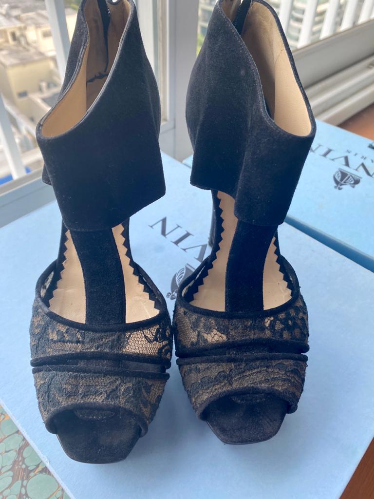 Sandália Oscar de La Renta Renda Preto Tam. 37