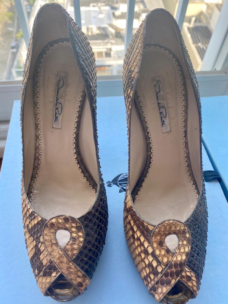 Sapato Oscar de La Renta Phytton Amarelo e Preto Tam. 38,5