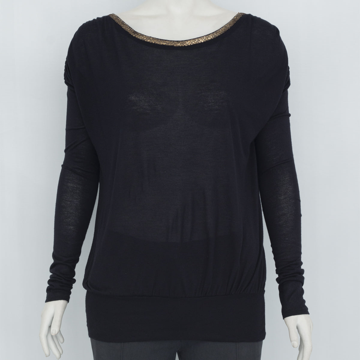 Blusa Manga Comprida Gucci Preta com lantejoula dourada na gola Tam. M