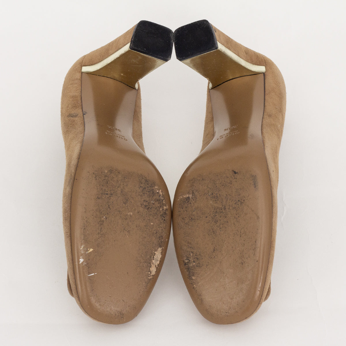 Sapato Gucci Camurça Bege e Dourado Tam. 38,5