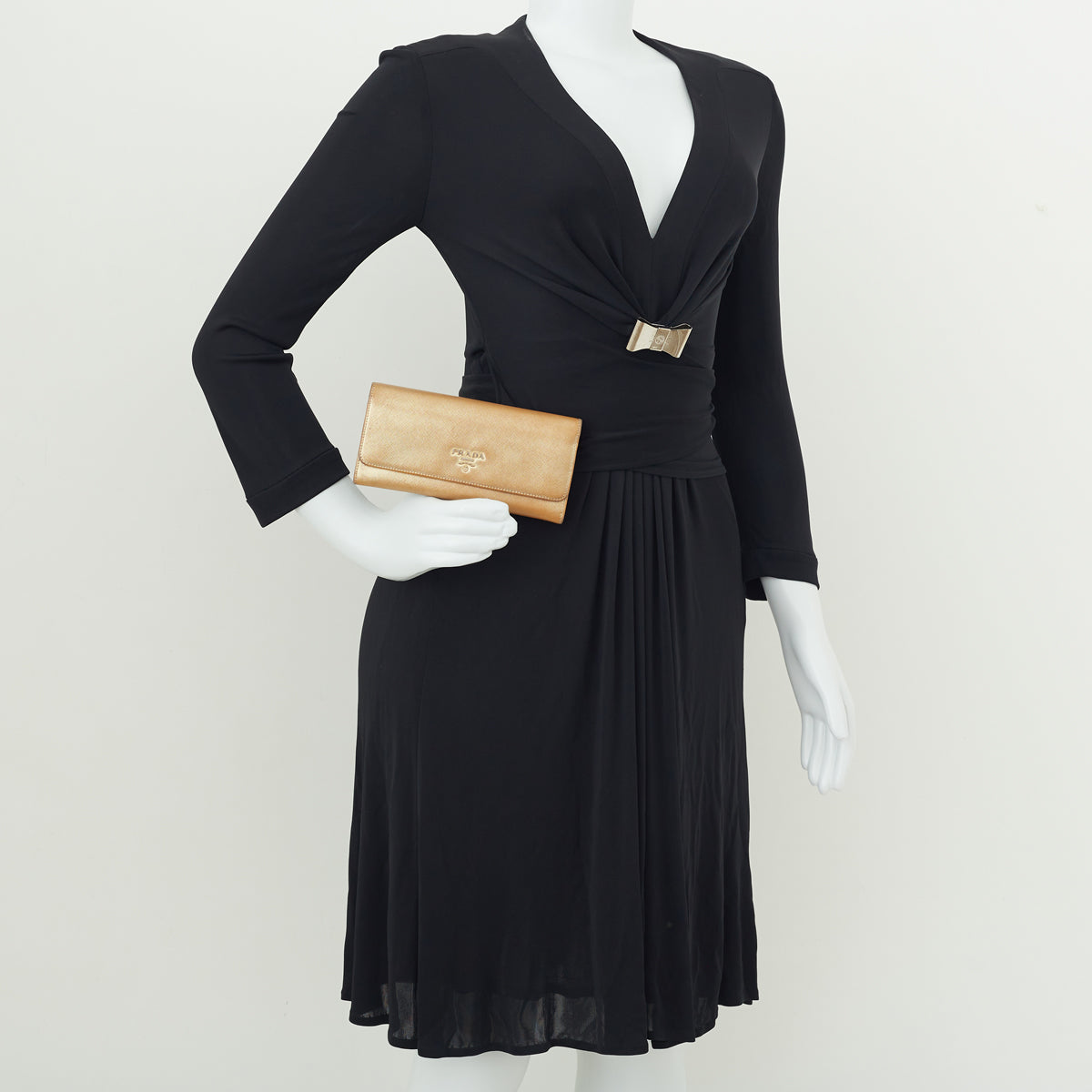 Carteira Prada Dourada Saffiano