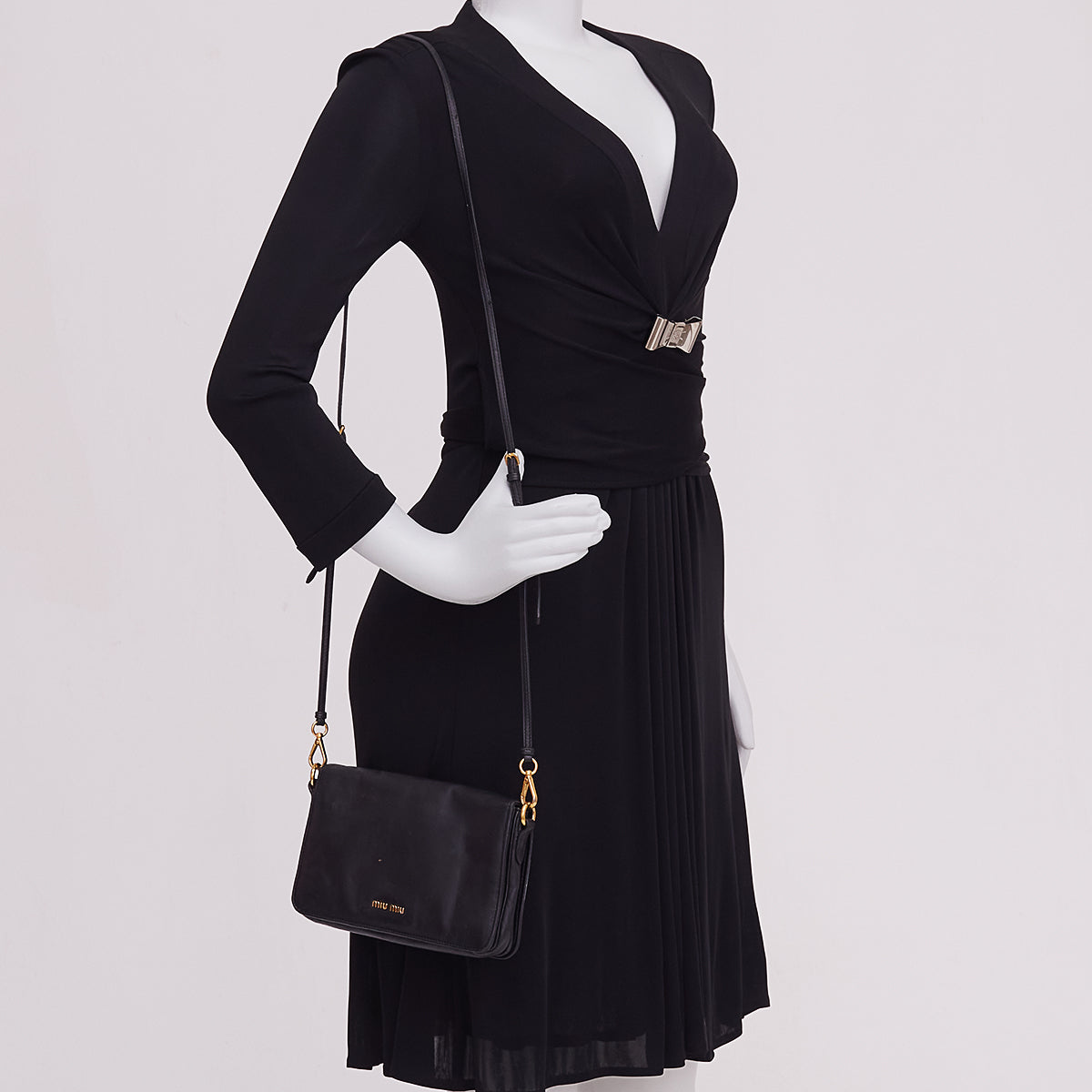 Bolsa Miu Miu Couro Preto Pequena