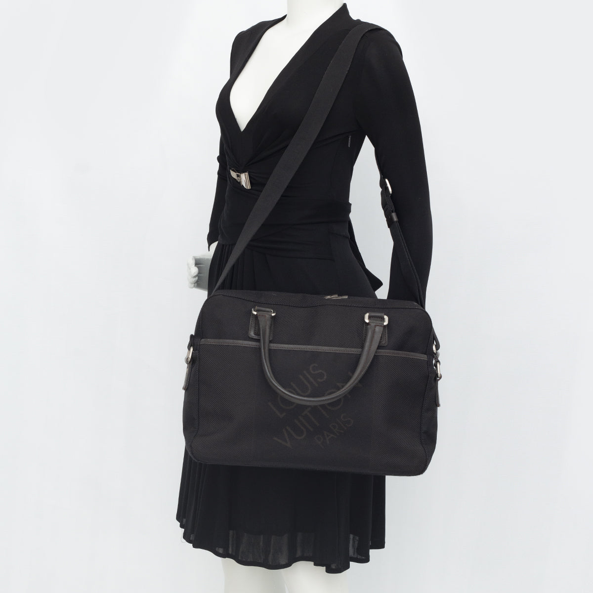 Bolsa Louis Vuitton Pasta Tecido Preta