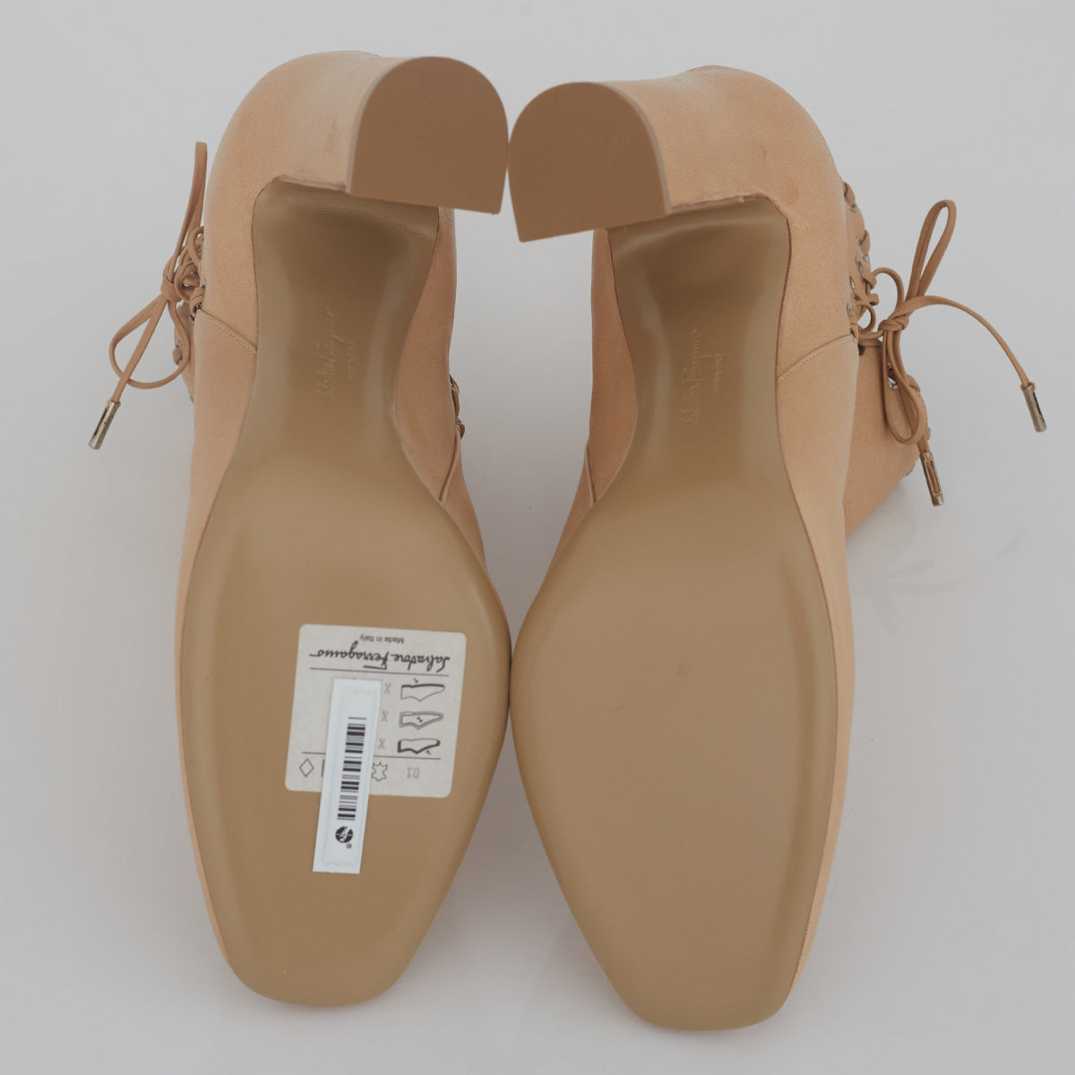 Bota Salvatore Ferragamo Bege Tam. 7,5