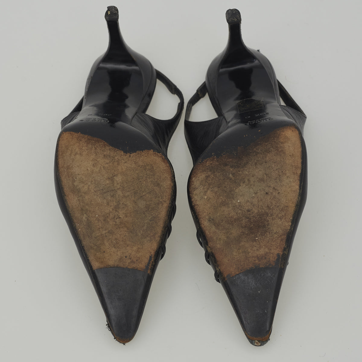 Scarpin Christian Louboutin Couro Preto Tam. 38,5