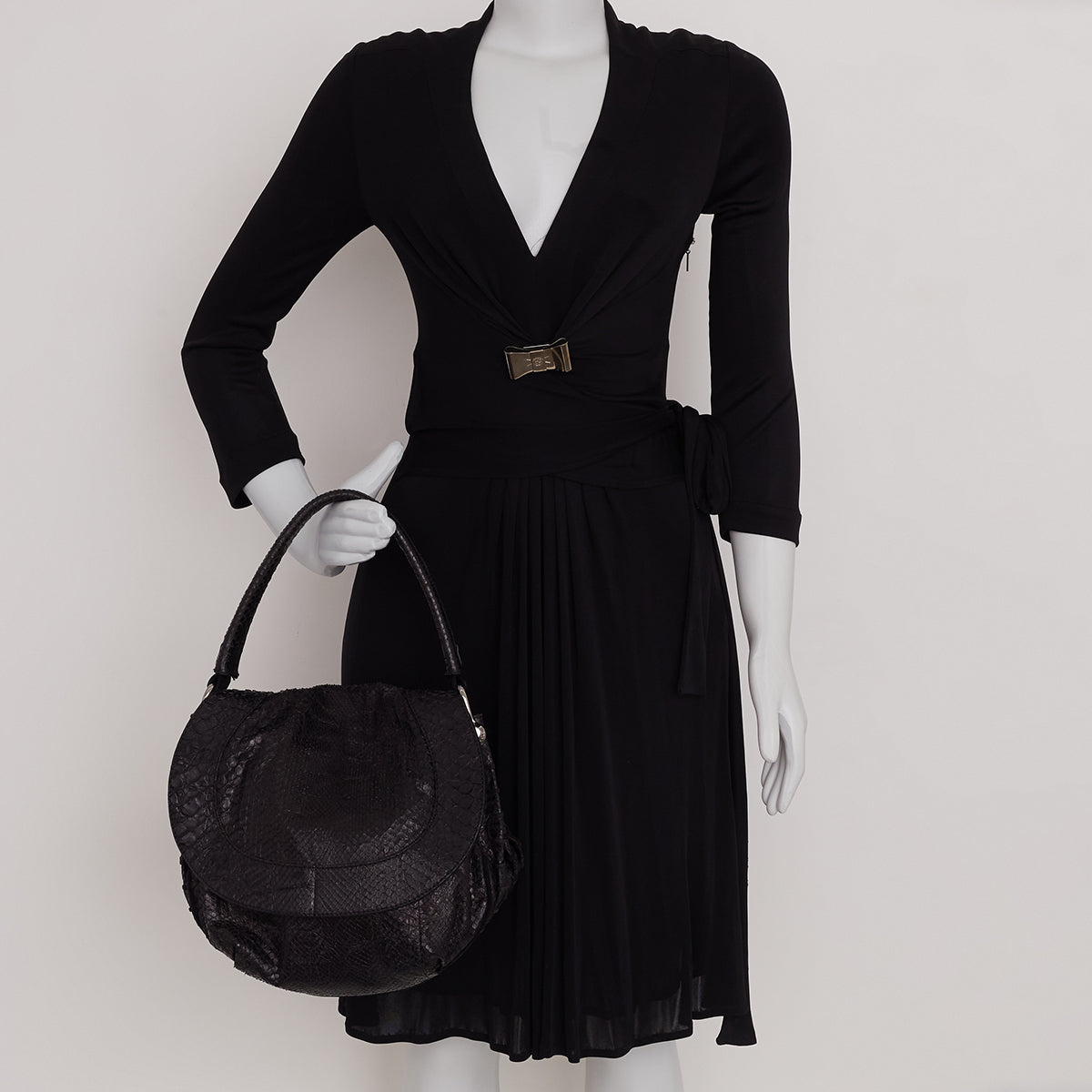 Bolsa Versace Preta em Couro Exótico