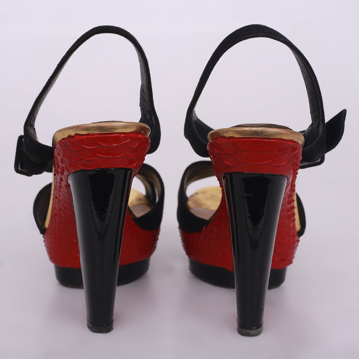 Sandalia Louboutin Preta c/ Vermelho Tam. 37 Br