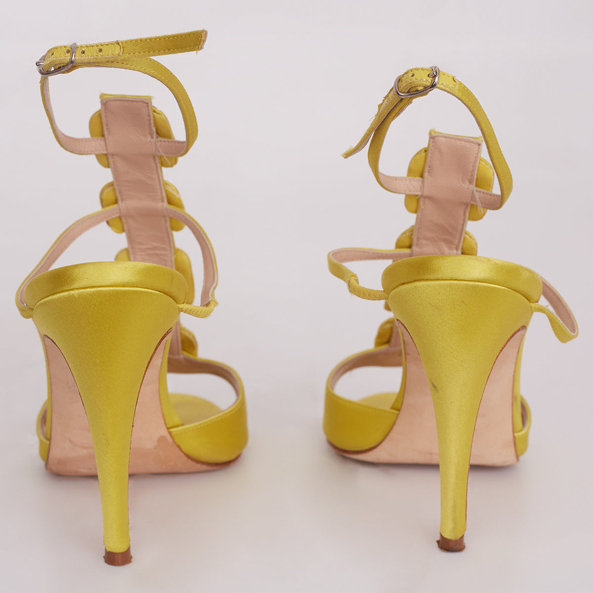 Sandália Amarela Manolo Blahnik Tam. 37,5 Br