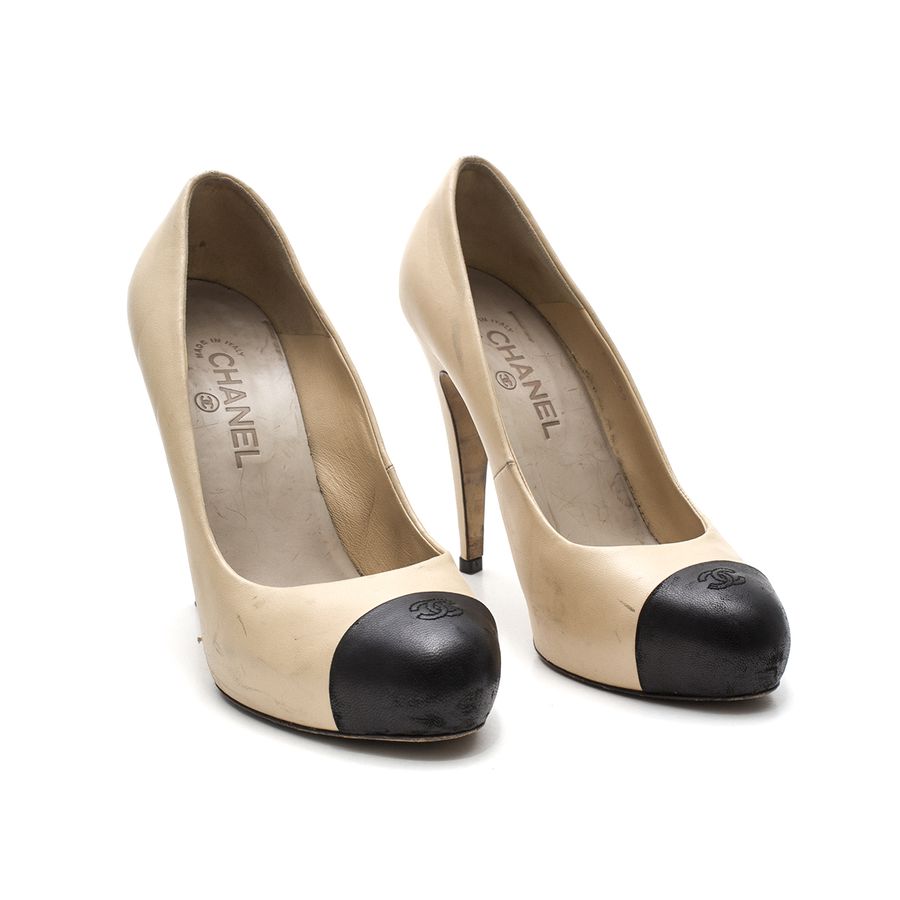 Sapato Chanel Bicolor Preto e Bege Tam. 39