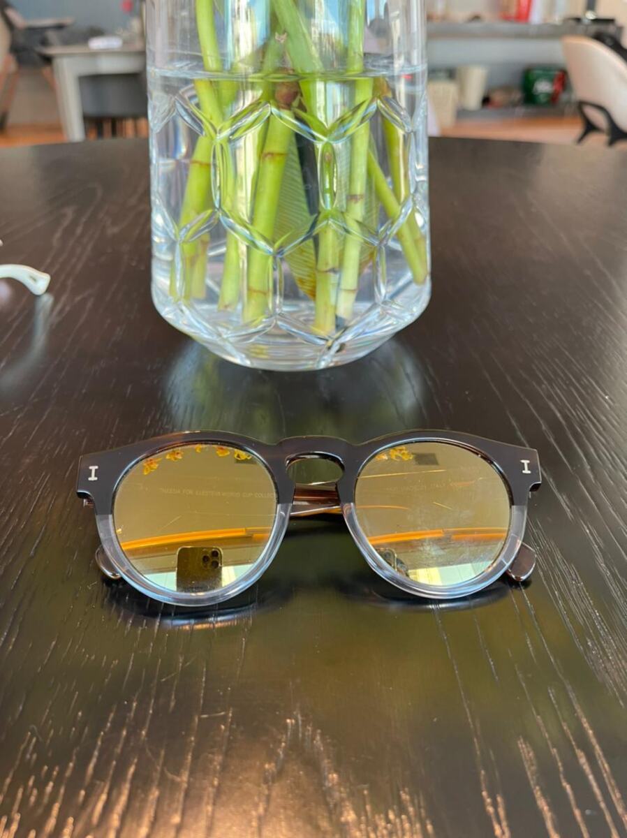 Óculos Illesteva Redondo Bicolor