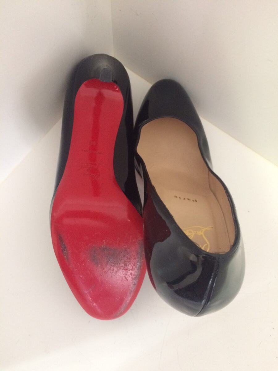 Sapato Louboutin preto verniz sola 40