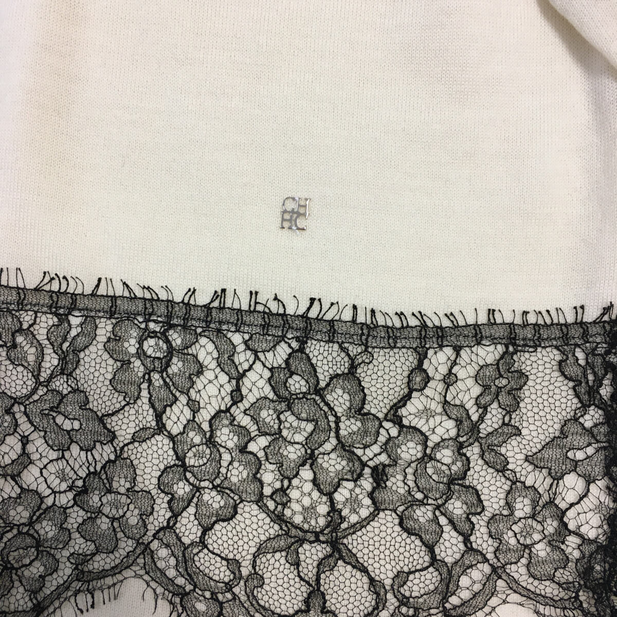 Blusa Carolina Herrera Creme e Preto Tam. M