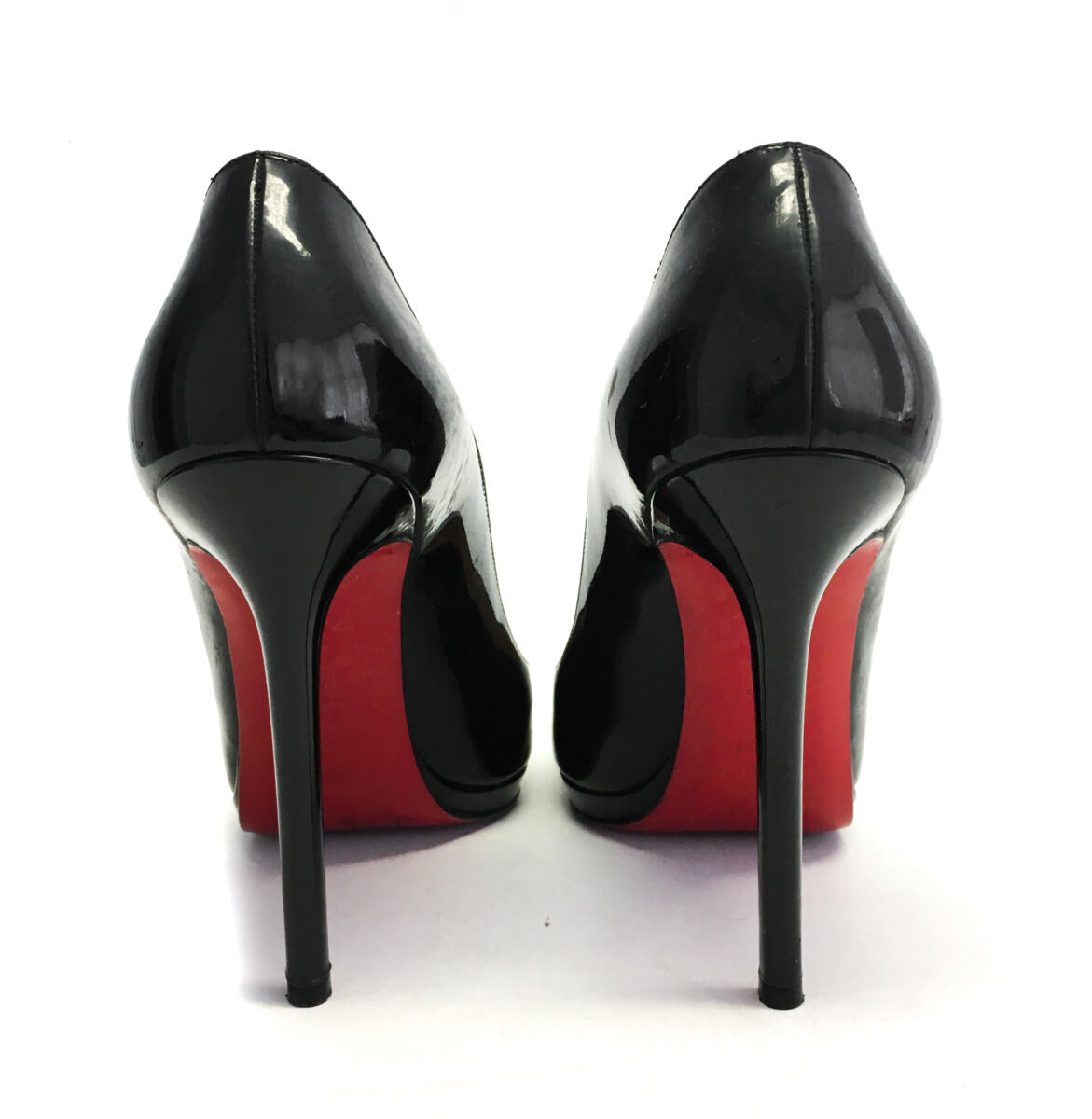 Sapato Christian Louboutin Preto Verniz Tam. 40