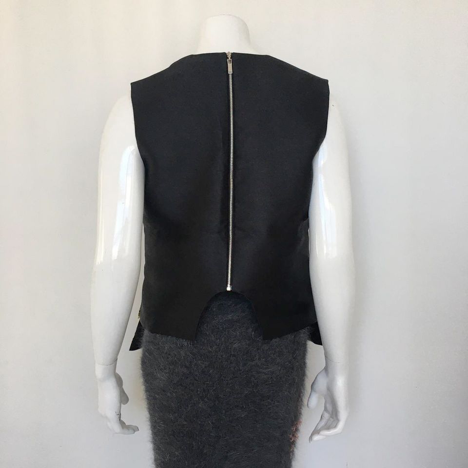 Blusa Louis Vuitton Preta com estampa na Barra Tam. 42