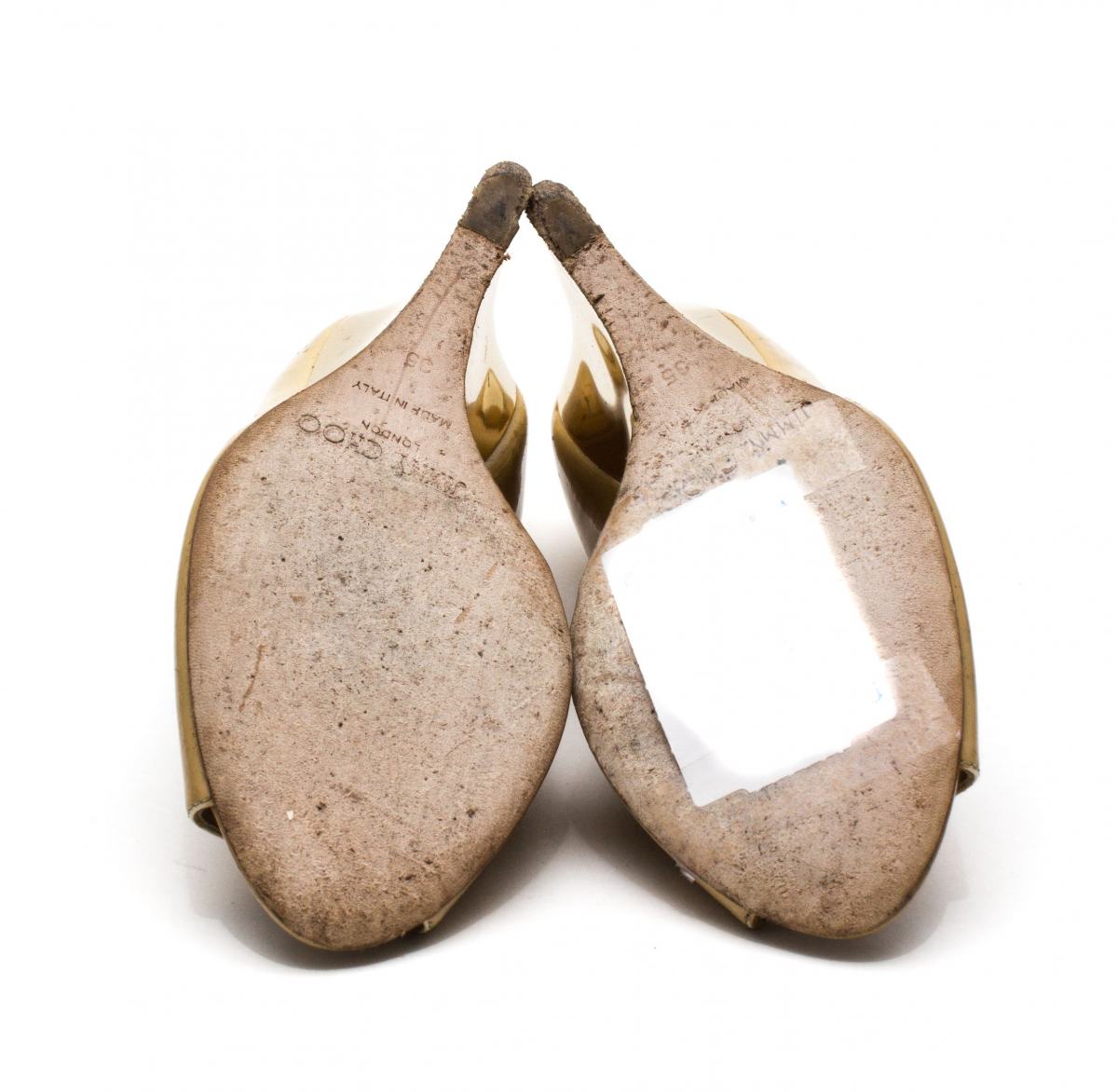 Sapato Jimmy Choo Bege com Dourado Tam. 35