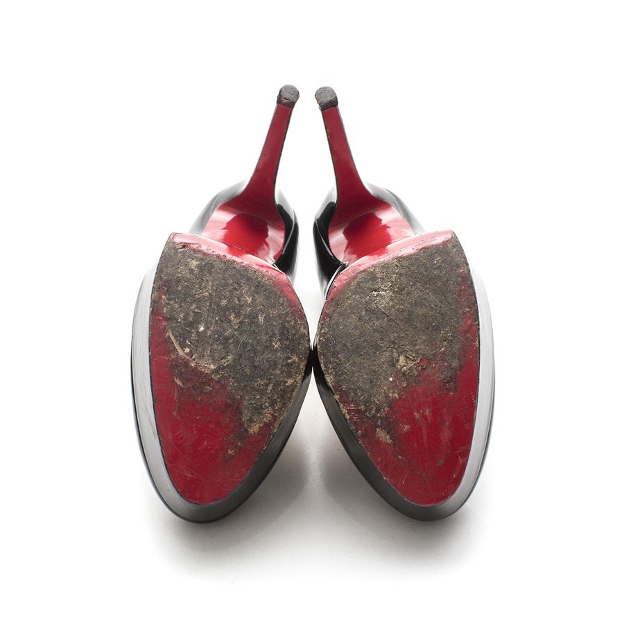 Sapato Louboutin Verniz Preto Tam. 38,5