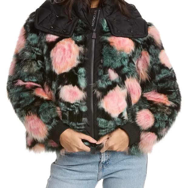Casaco Moncler Pelugem Verde e Rosa Tam 34 Br