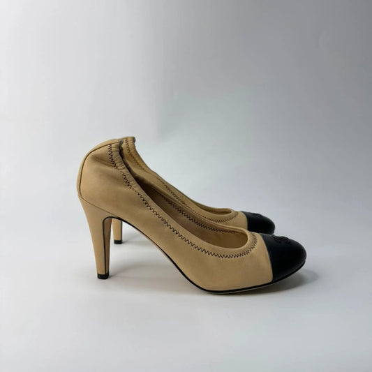 Scarpin Chanel Elastic Cap Toe Bicolor Bege Tam. 36 Br