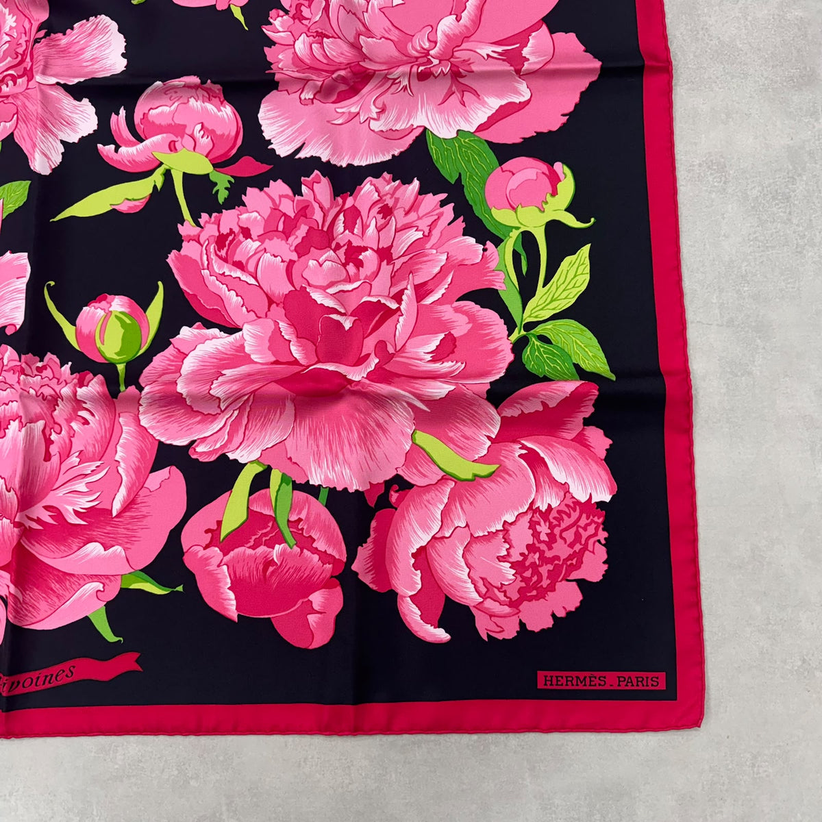 Lenço Hermès Preto Com Rosas
