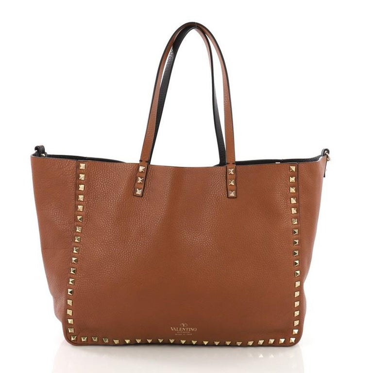 Bolsa Valentino Rockstud Reversible Tote Caramelo